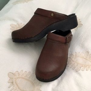 L.L. Bean Brown leather clogs